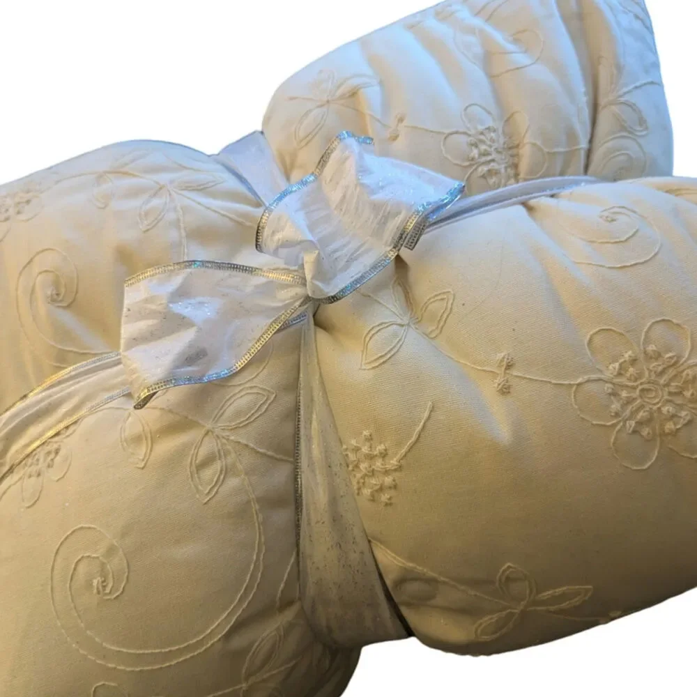 WAVERLY! LUXURY COLLECTION CREAM EMBROIDERED BOXED CORNER BEDSPREAD! SZ FULL - Picture 14 of 14